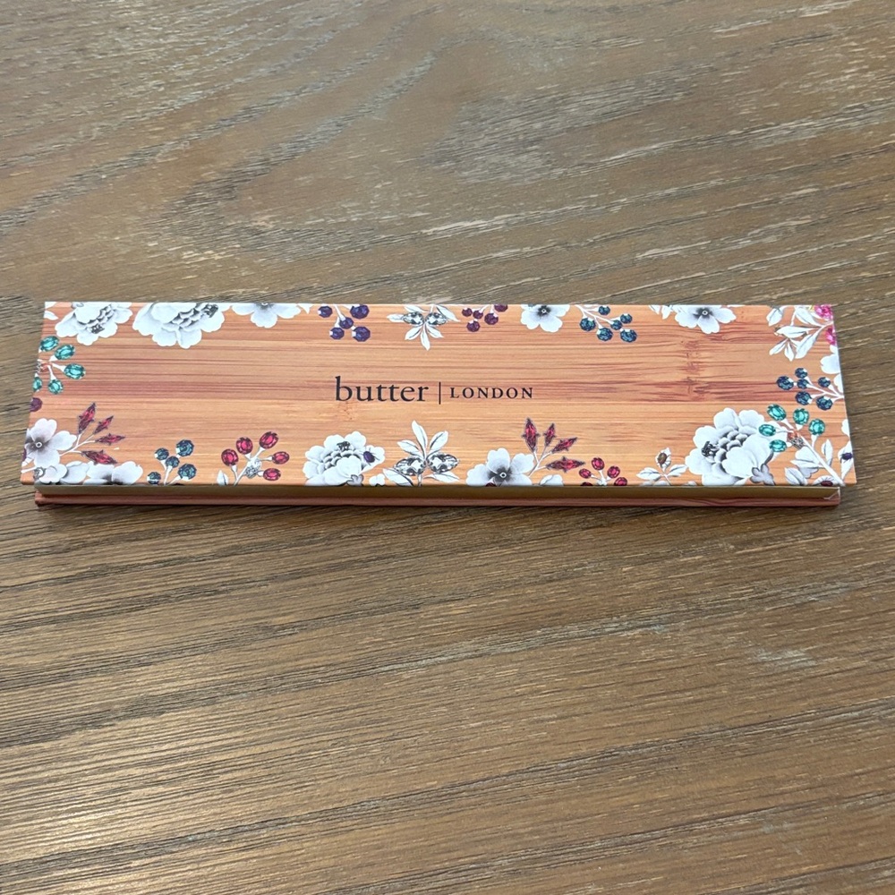 butter LONDON Floral Makeup Organizer - Brown and White